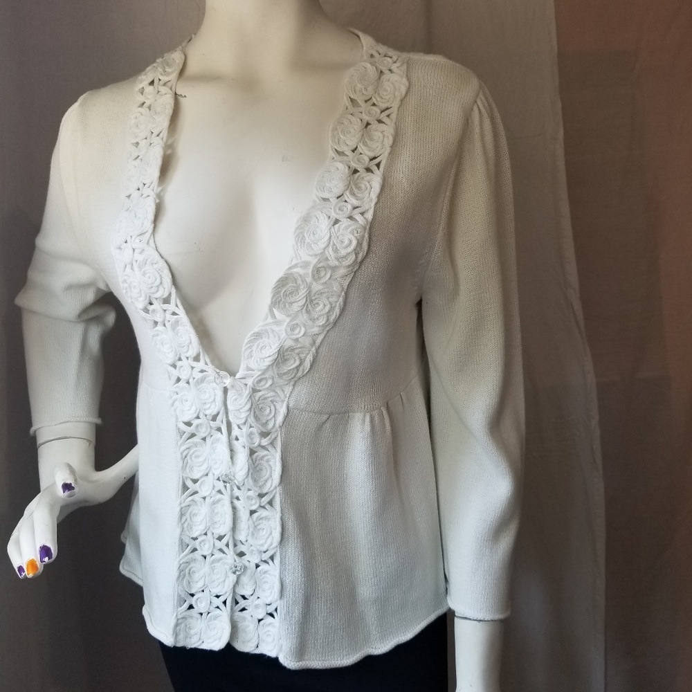 White Floral Pattern Sweater - Picture 4 of 6